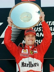 Fostul pilot de Formula 1 Eddie Irvine